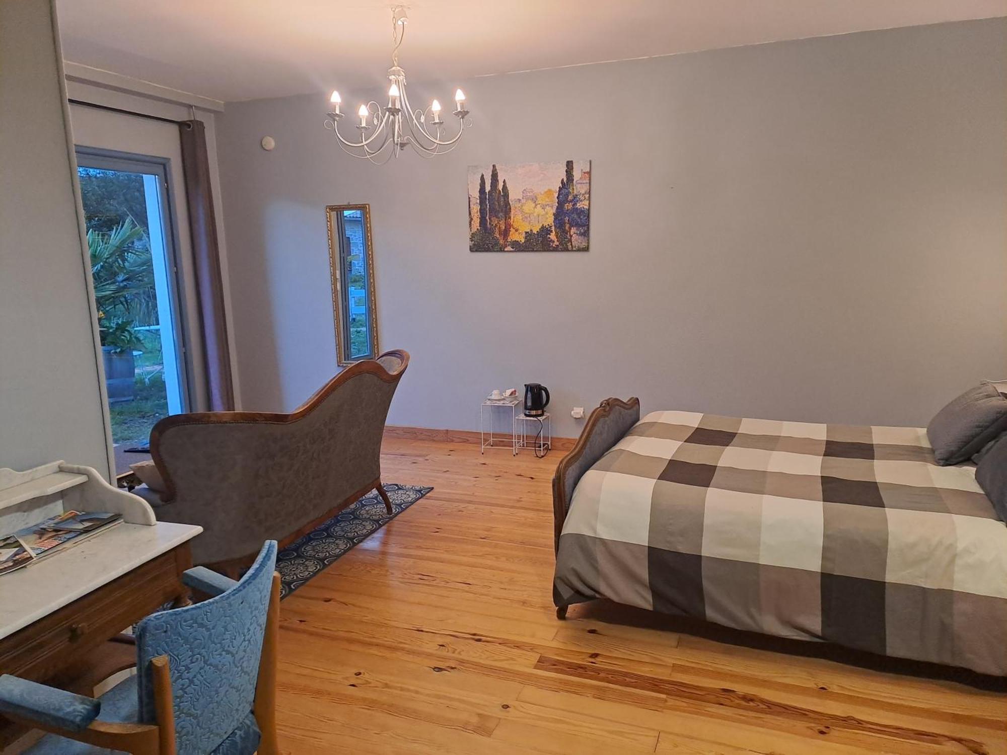 Saint-Seurin-de-Cadourne La Cadournaise Bed & Breakfast エクステリア 写真