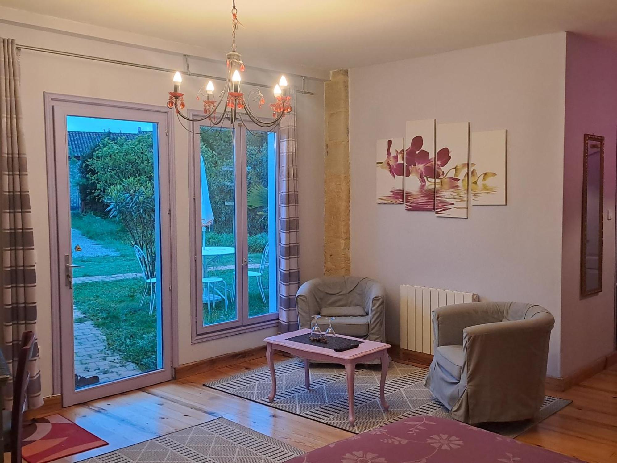 Saint-Seurin-de-Cadourne La Cadournaise Bed & Breakfast エクステリア 写真